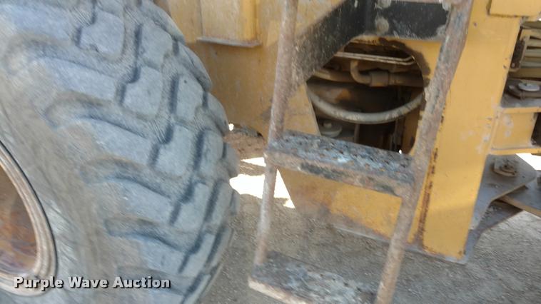 image for item DB0779 2003 Caterpillar 938G wheel loader