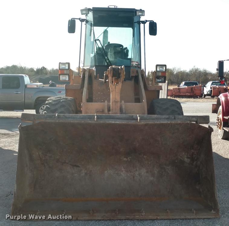 image for item DB0784 1999 Case 621B wheel loader