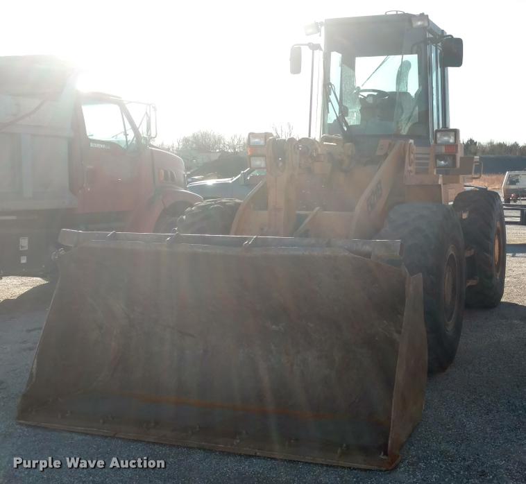 image for item DB0784 1999 Case 621B wheel loader