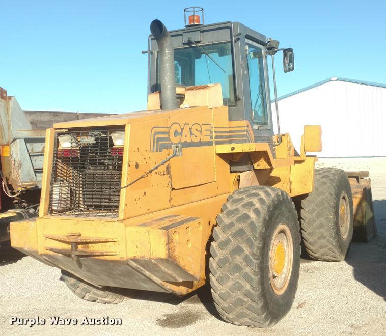 image for item DB0784 1999 Case 621B wheel loader