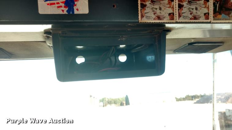 image for item DB0784 1999 Case 621B wheel loader