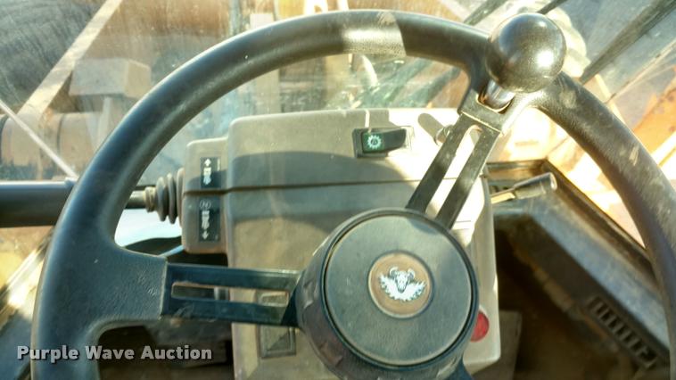 image for item DB0784 1999 Case 621B wheel loader