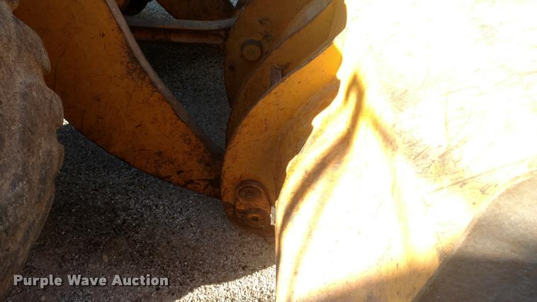 image for item DB0784 1999 Case 621B wheel loader