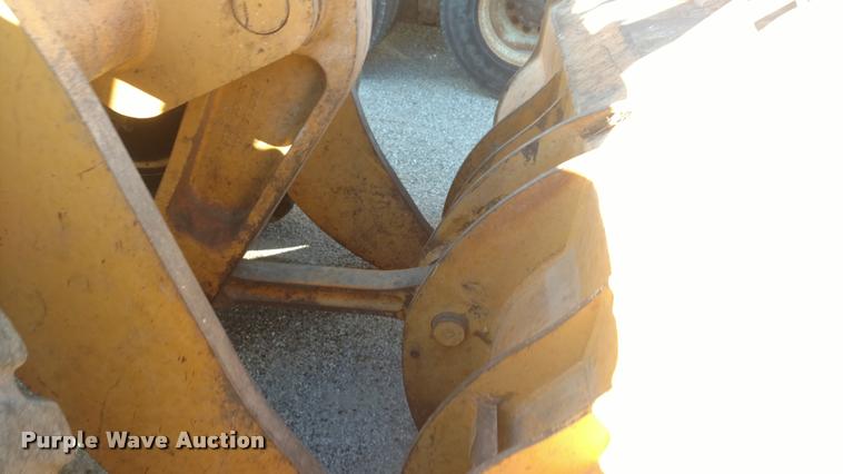 image for item DB0784 1999 Case 621B wheel loader