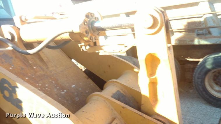 image for item DB0784 1999 Case 621B wheel loader