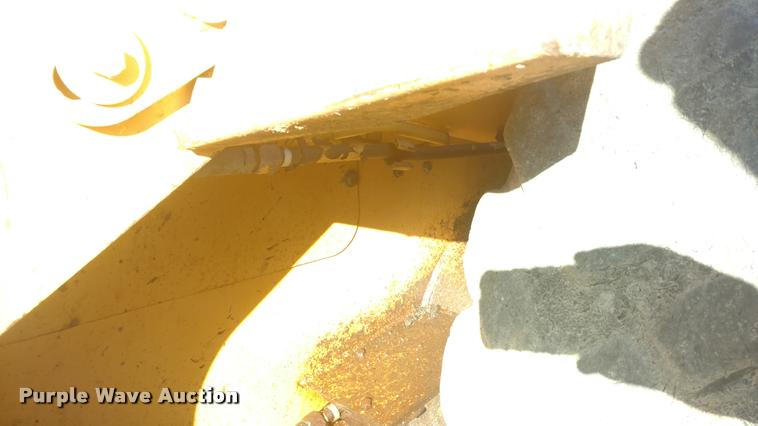 image for item DB0784 1999 Case 621B wheel loader