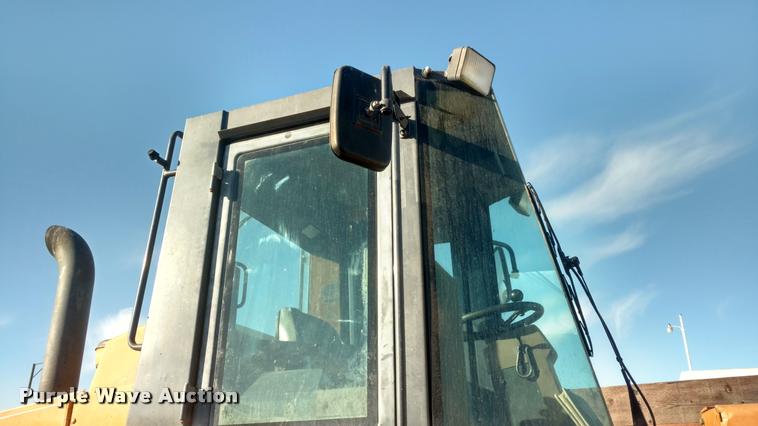 image for item DB0784 1999 Case 621B wheel loader