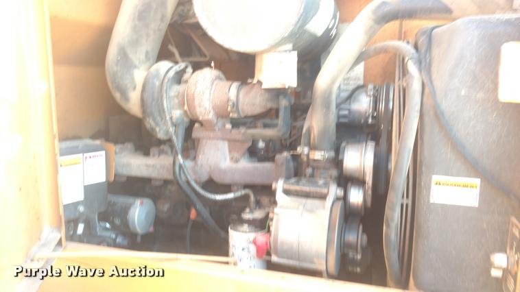 image for item DB0784 1999 Case 621B wheel loader