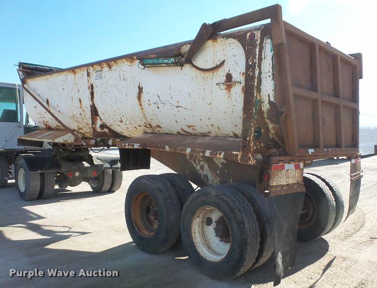 image for item DB2772 1996 Reliance barrel end dump trailer