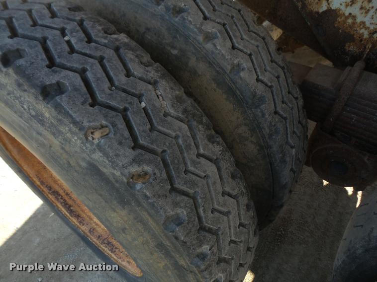 image for item DB2772 1996 Reliance barrel end dump trailer