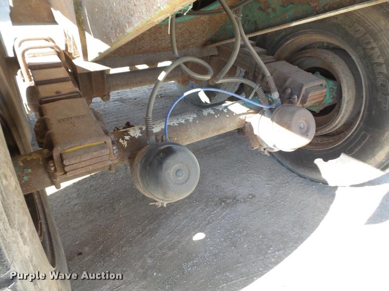 image for item DB2772 1996 Reliance barrel end dump trailer