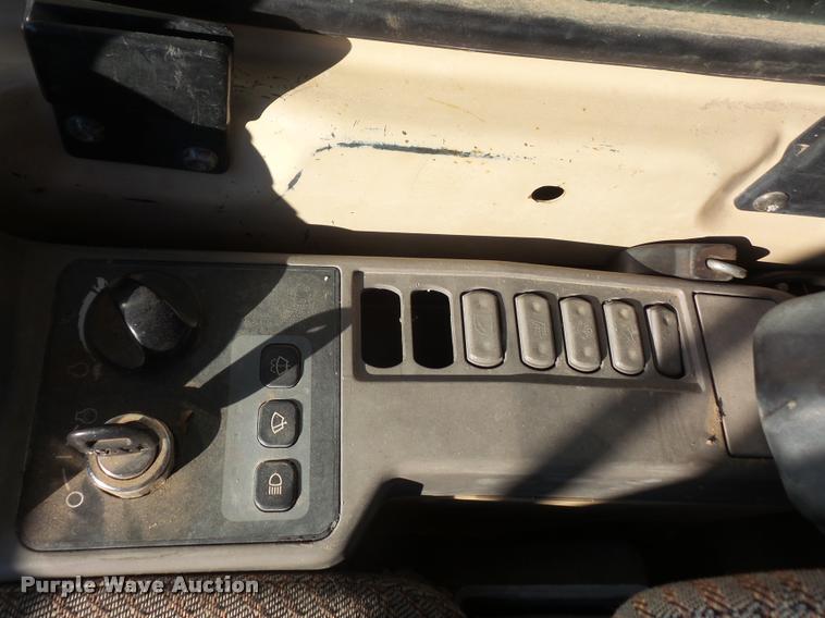 image for item DB2775 2000 Caterpillar 318B L excavator