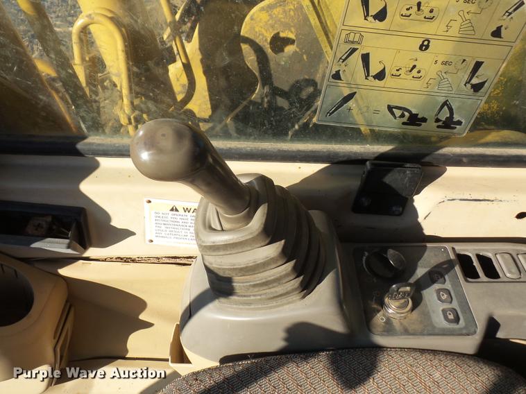 image for item DB2775 2000 Caterpillar 318B L excavator