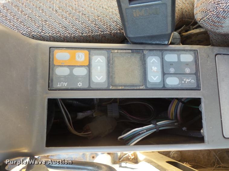 image for item DB2775 2000 Caterpillar 318B L excavator