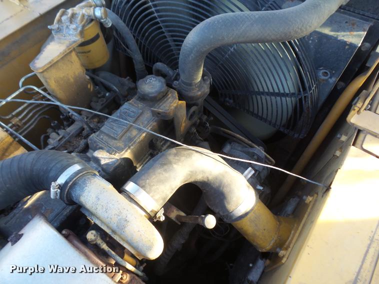 image for item DB2775 2000 Caterpillar 318B L excavator