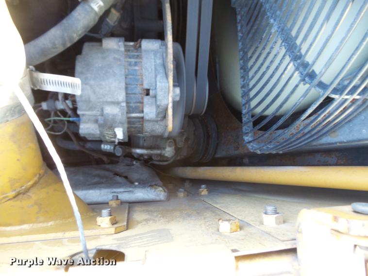 image for item DB2775 2000 Caterpillar 318B L excavator