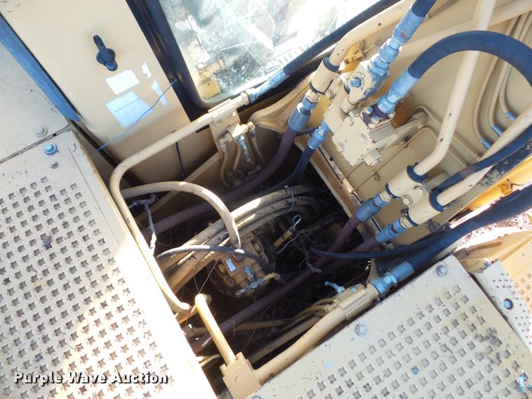 image for item DB2775 2000 Caterpillar 318B L excavator