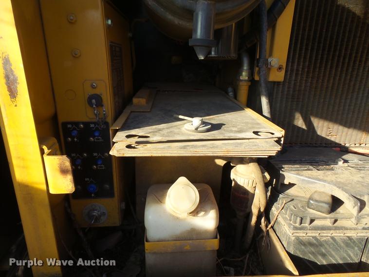 image for item DB2775 2000 Caterpillar 318B L excavator