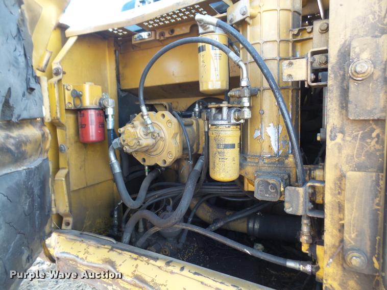image for item DB2775 2000 Caterpillar 318B L excavator