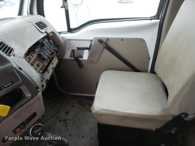 image for item DB2822 2001 Sterling L9500 dump truck