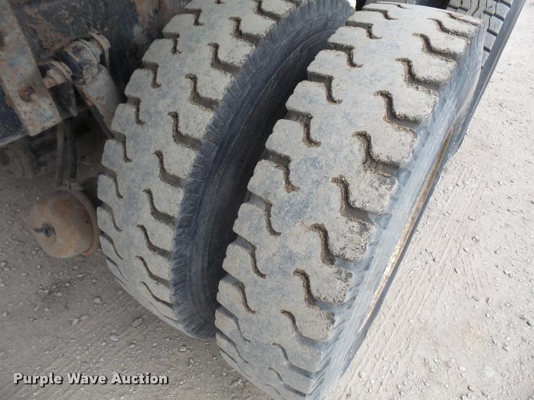 image for item DB2822 2001 Sterling L9500 dump truck