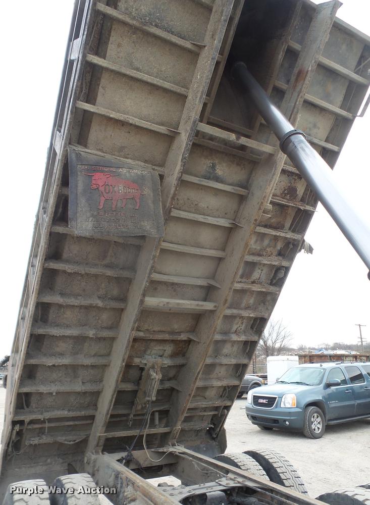 image for item DB2822 2001 Sterling L9500 dump truck