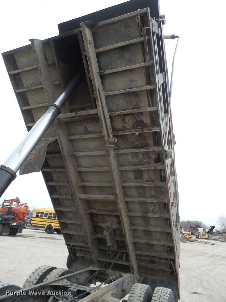 image for item DB2822 2001 Sterling L9500 dump truck