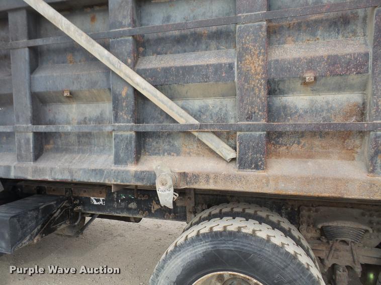 image for item DB2822 2001 Sterling L9500 dump truck