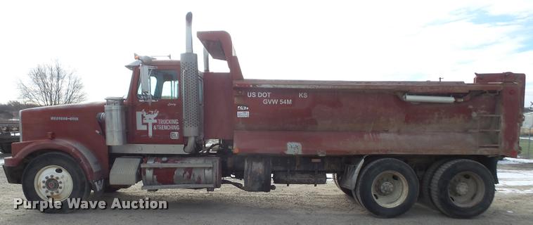 image for item DB2823 1996 Western Star 4900 dump truck