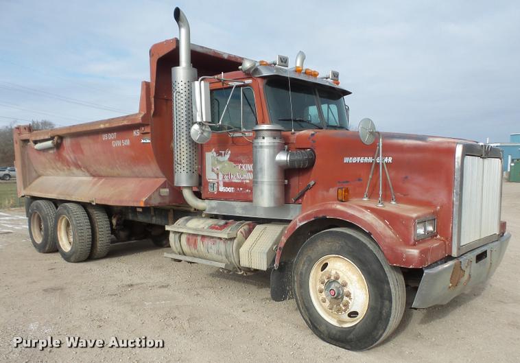 image for item DB2823 1996 Western Star 4900 dump truck