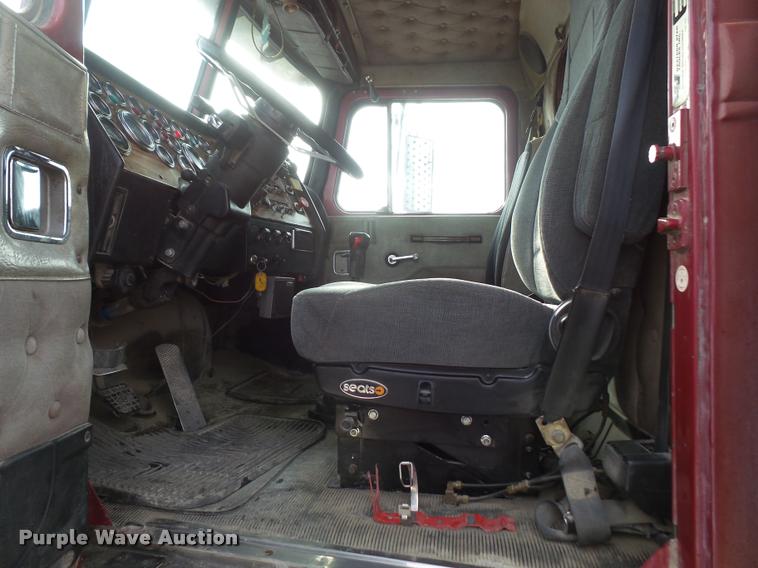 image for item DB2823 1996 Western Star 4900 dump truck