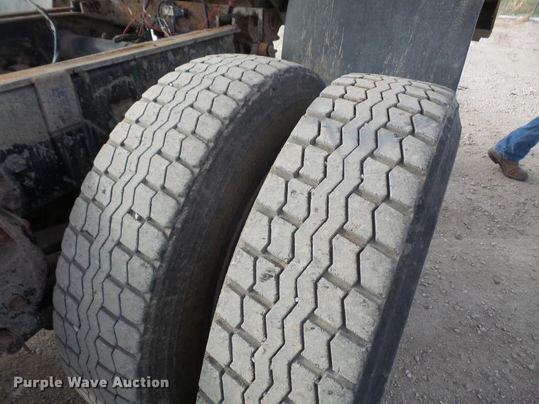 image for item DB2823 1996 Western Star 4900 dump truck