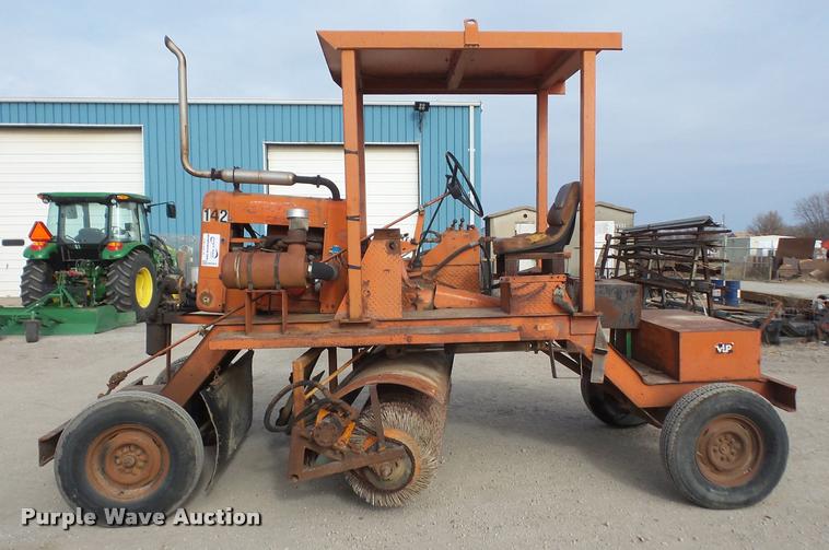 image for item DB2824 Broce broom