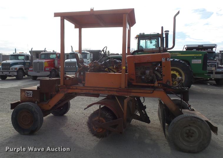 image for item DB2824 Broce broom