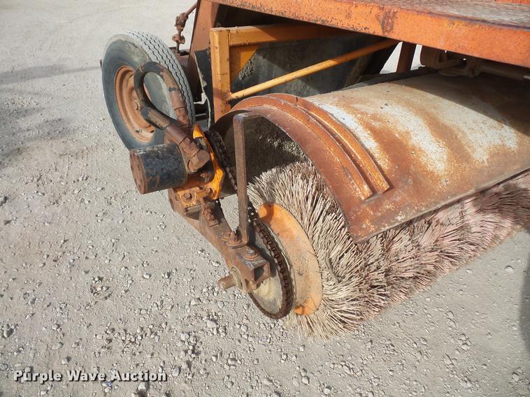 image for item DB2824 Broce broom