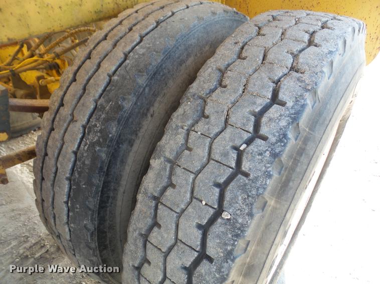 image for item DB2825 2000 Trail King TK54B00-B2 bottom dump trailer