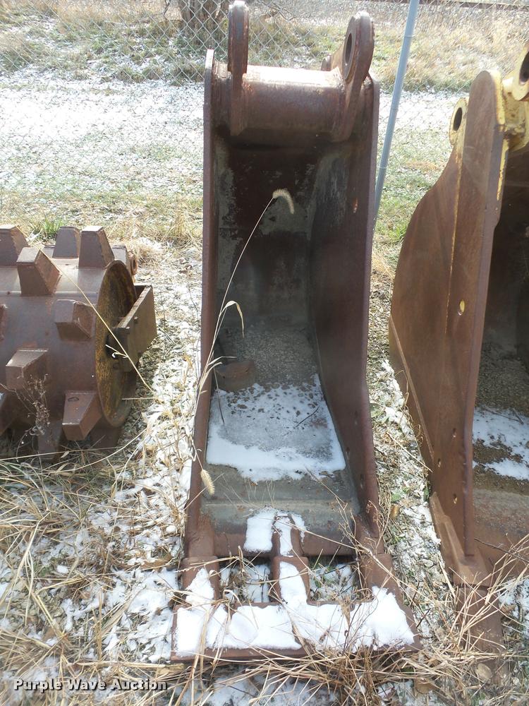 image for item DB2826 Excavator bucket