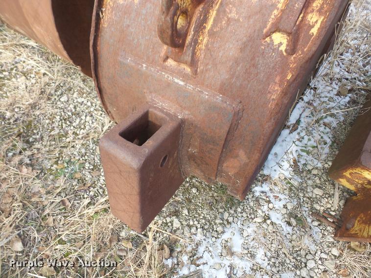image for item DB2826 Excavator bucket