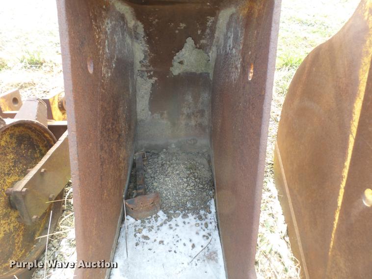 image for item DB2826 Excavator bucket