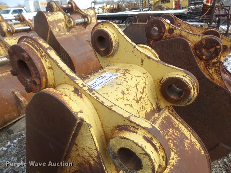 image for item DB2827 Excavator bucket