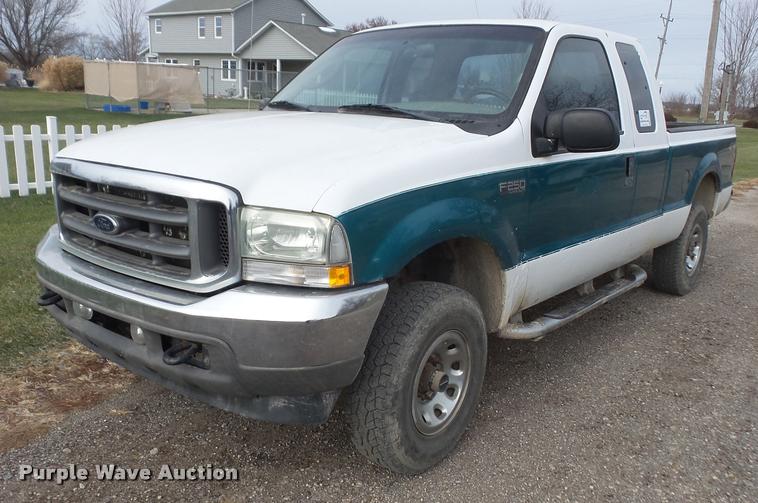 image for item DB2829 2004 Ford F250 Super Duty SuperCab pickup truck