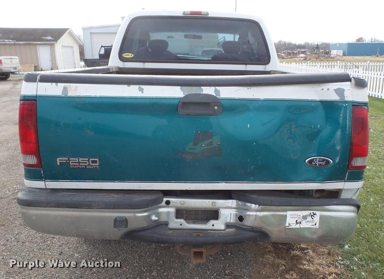 image for item DB2829 2004 Ford F250 Super Duty SuperCab pickup truck