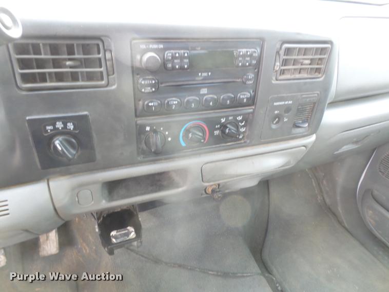 image for item DB2829 2004 Ford F250 Super Duty SuperCab pickup truck