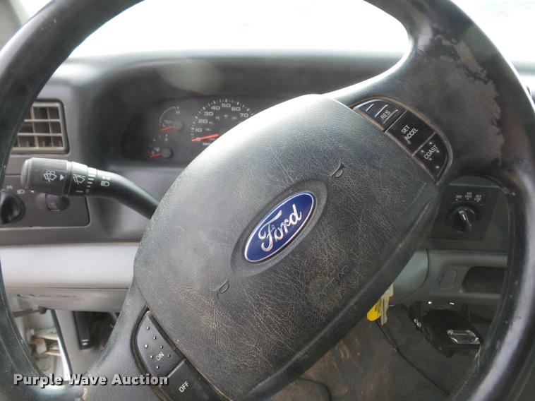 image for item DB2829 2004 Ford F250 Super Duty SuperCab pickup truck