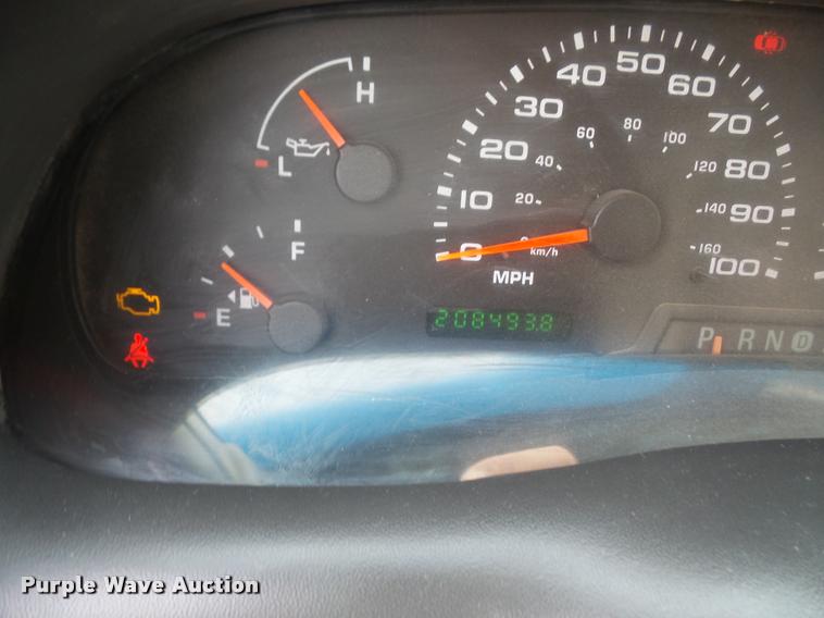 image for item DB2829 2004 Ford F250 Super Duty SuperCab pickup truck