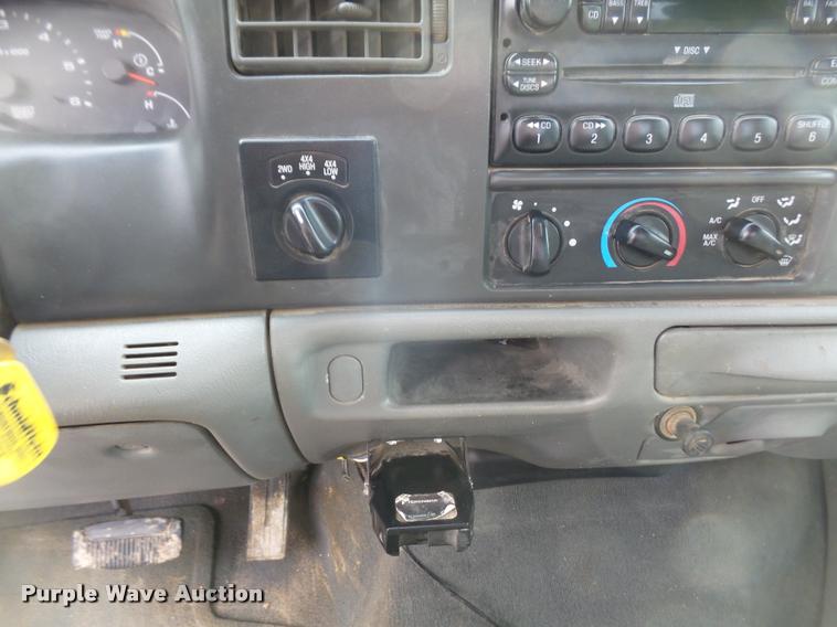 image for item DB2829 2004 Ford F250 Super Duty SuperCab pickup truck