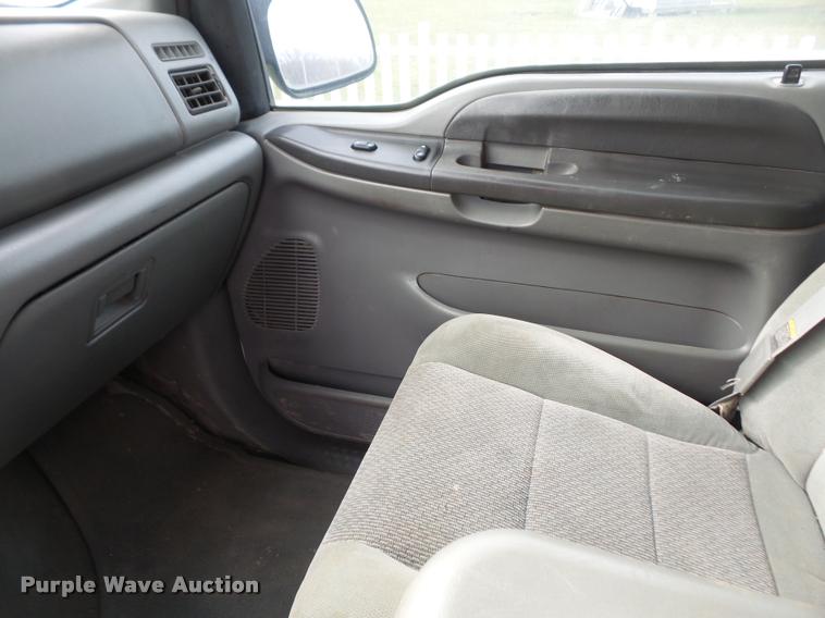 image for item DB2829 2004 Ford F250 Super Duty SuperCab pickup truck