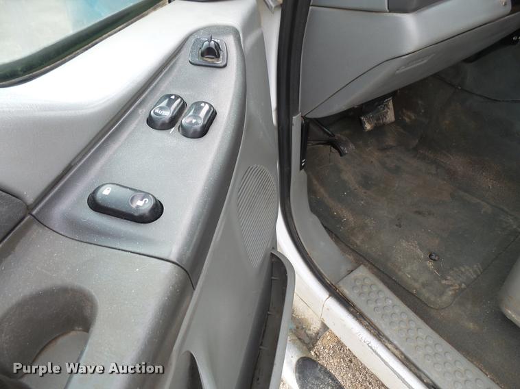 image for item DB2829 2004 Ford F250 Super Duty SuperCab pickup truck