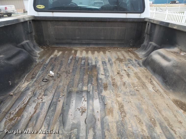 image for item DB2829 2004 Ford F250 Super Duty SuperCab pickup truck