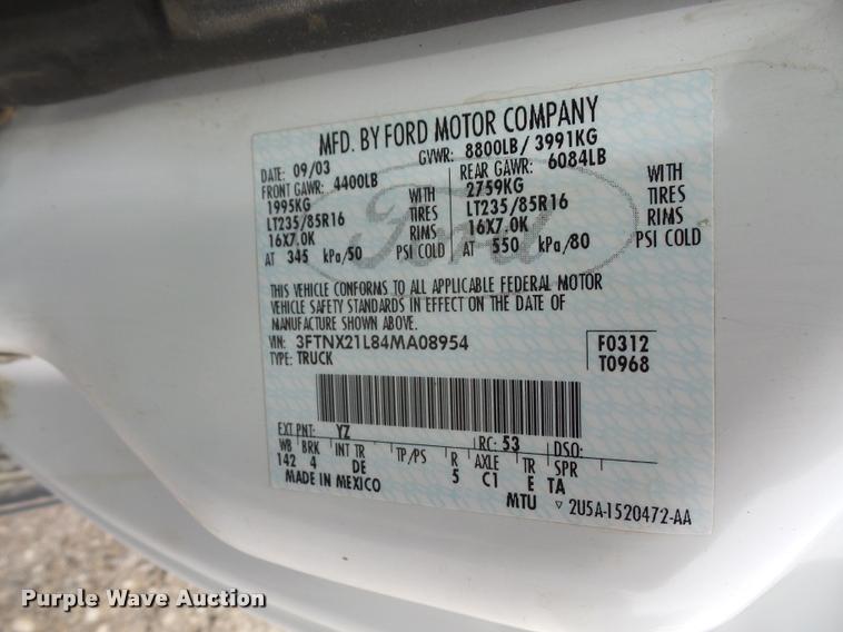 image for item DB2829 2004 Ford F250 Super Duty SuperCab pickup truck